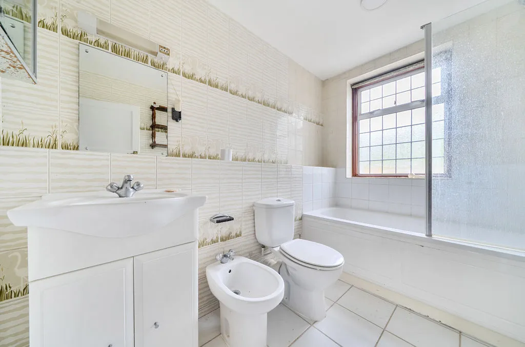 Woodcote Lane, Purley CR8 3HB, photo 22