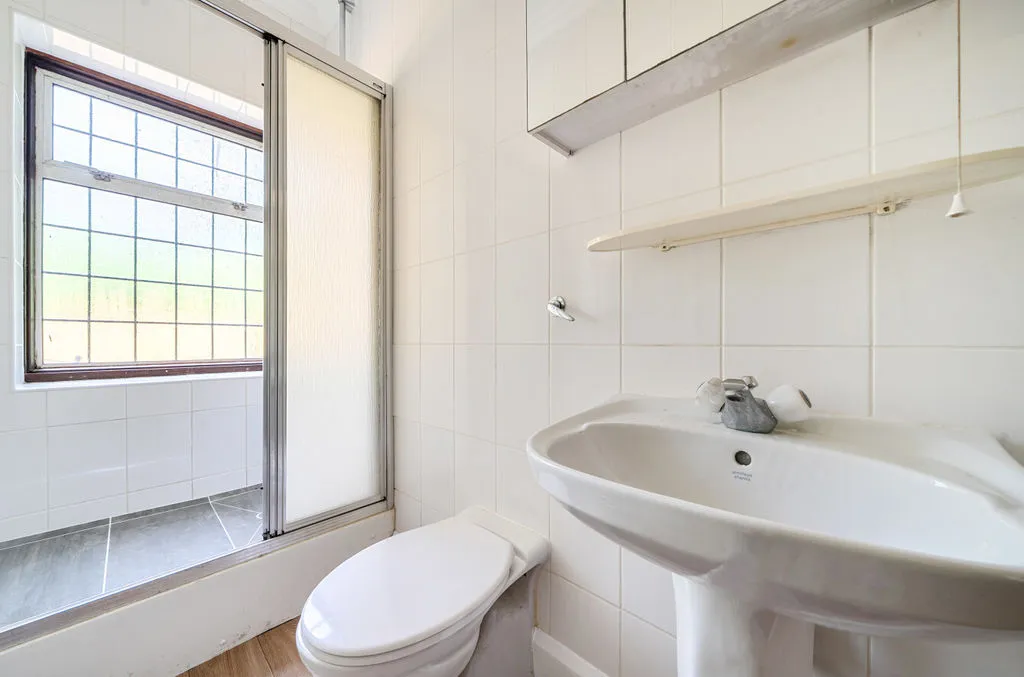 Woodcote Lane, Purley CR8 3HB, photo 23