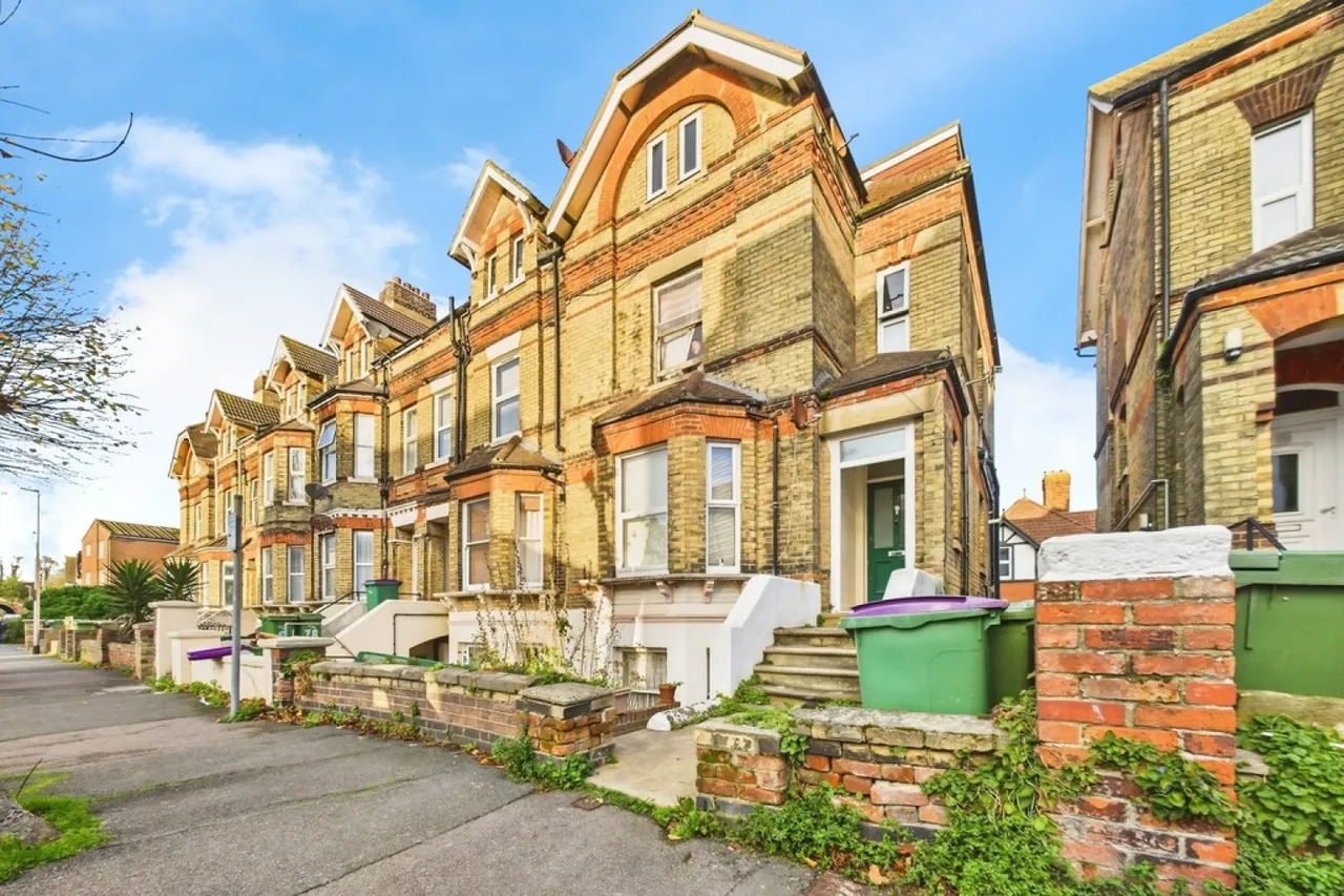 1 bed flat for sale — Guildhall Street, Folkestone, Kent