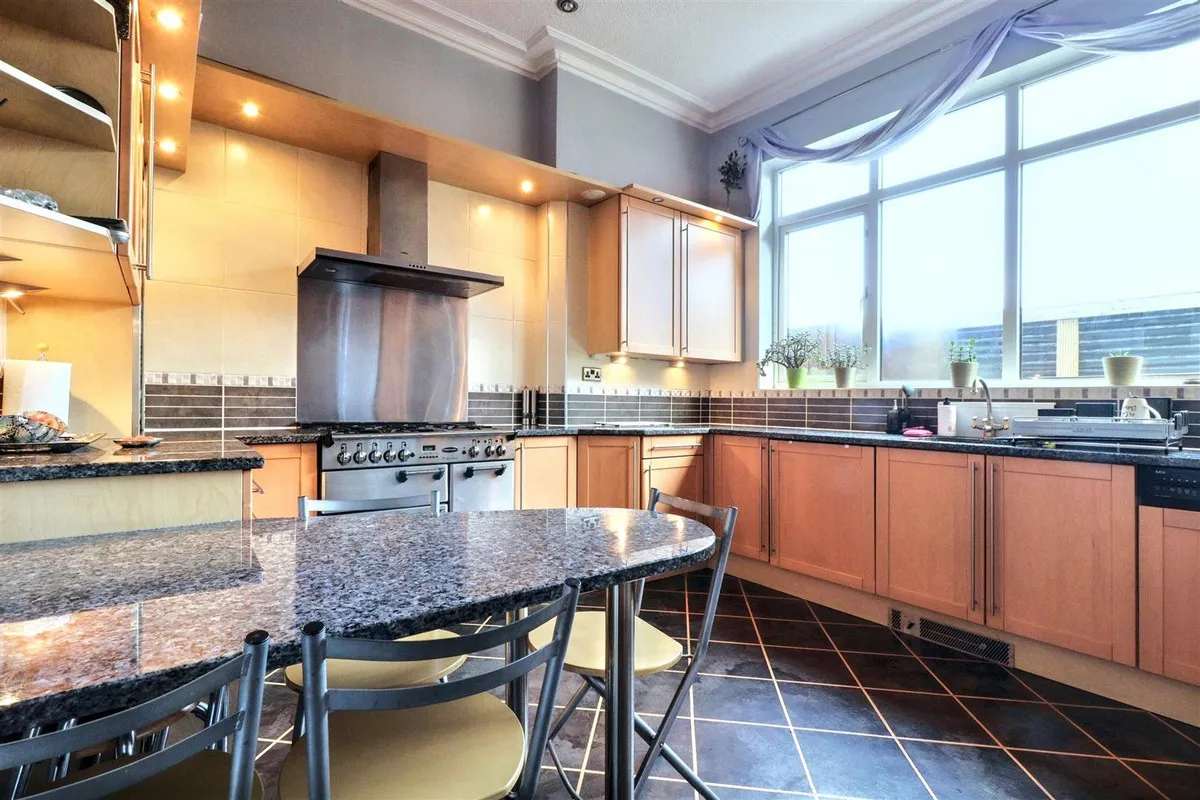 Porthill Bank, Newcastle-under-Lyme, ST5, photo 5