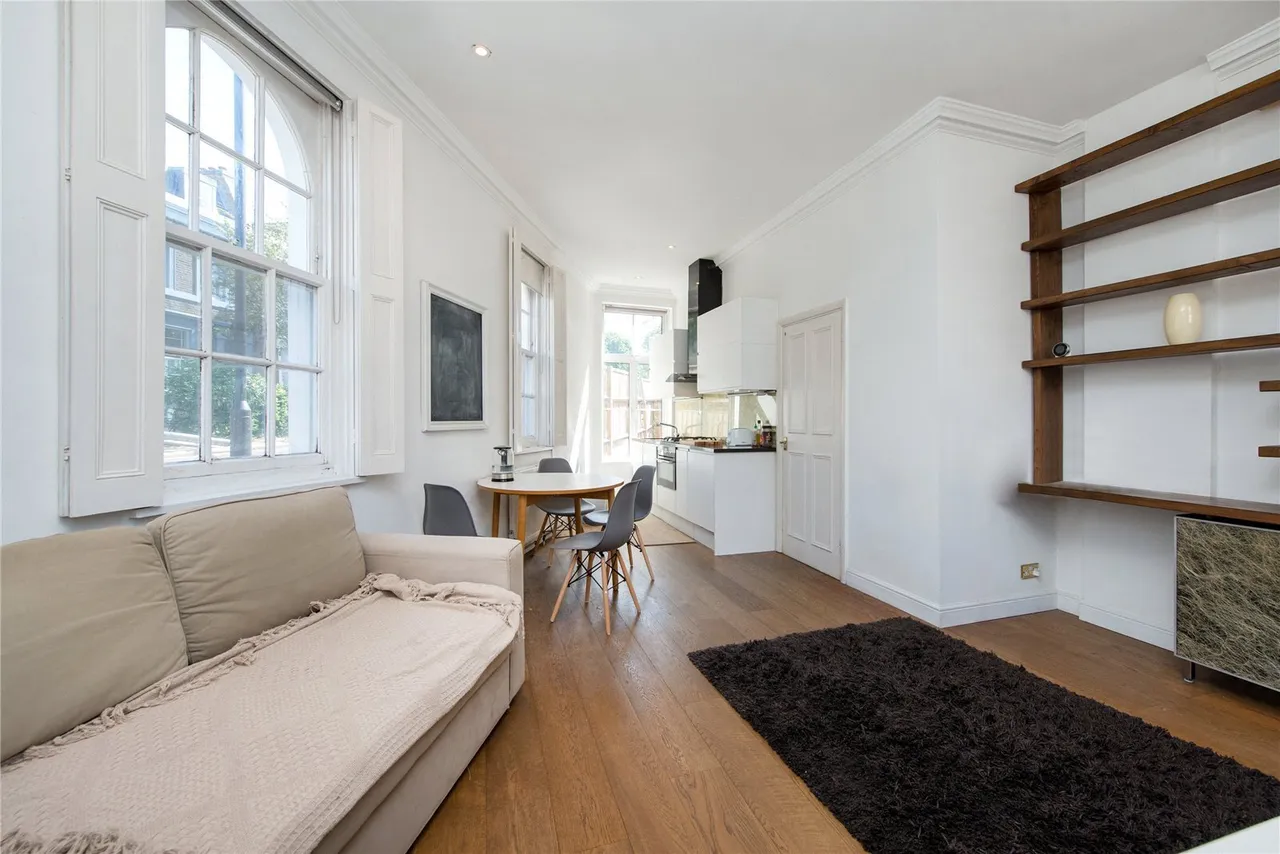Torriano Avenue, London, NW5, photo 2