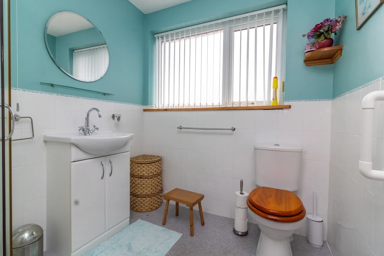 Waveney Rise, Oadby, Leicester, Leicester, LE2 4GG, photo 13