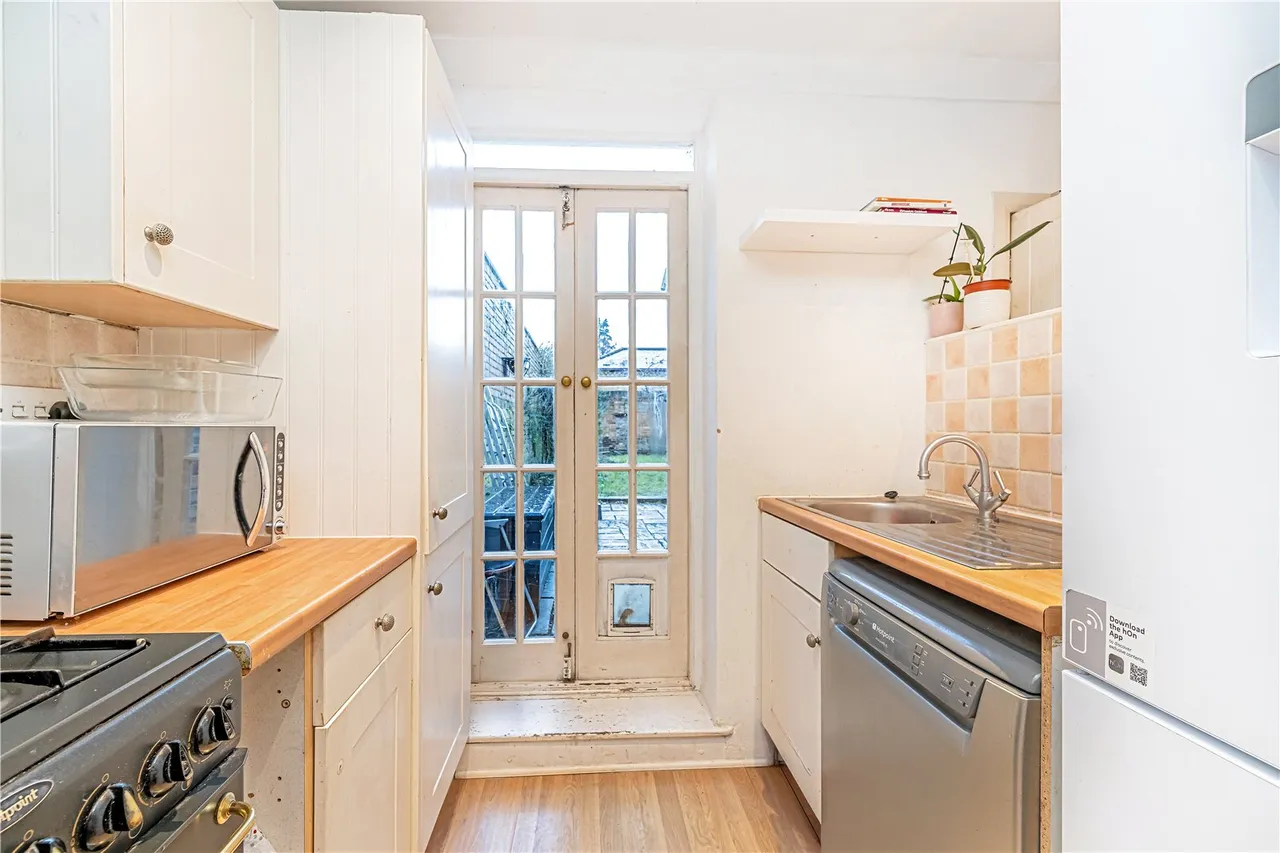 Springfield Grove, Sunbury, TW16 6NT, photo 6