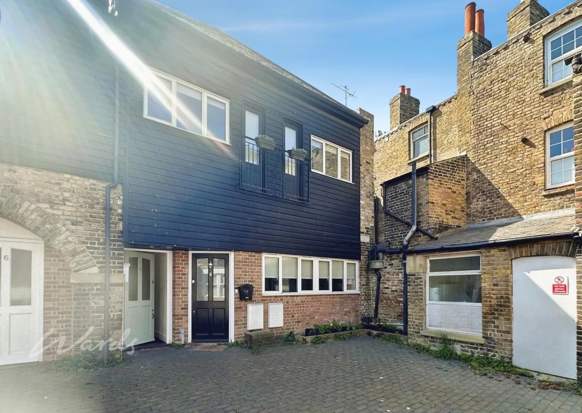 2 bed house to rent, Reeves Yard Margate, CT9