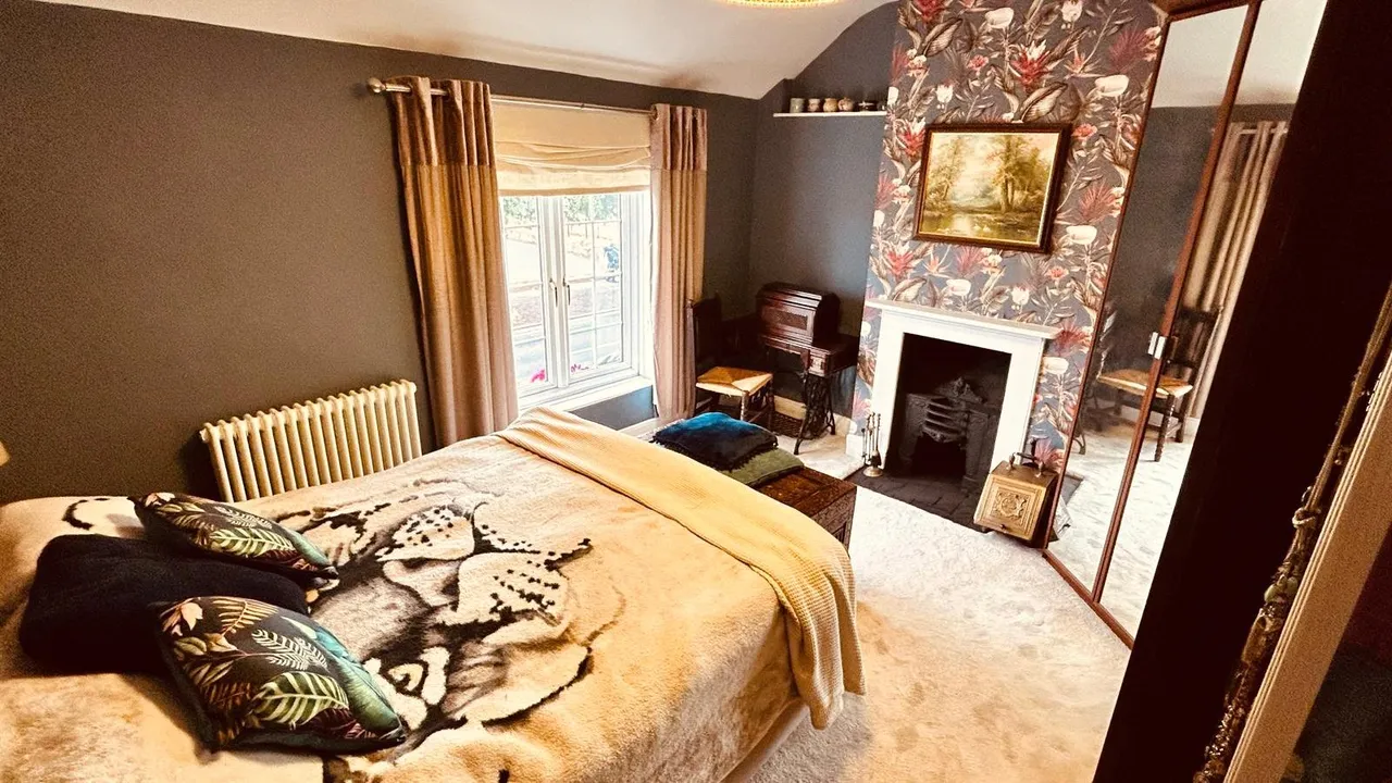 Lower Farnham Road, Aldershot, GU12, photo 11