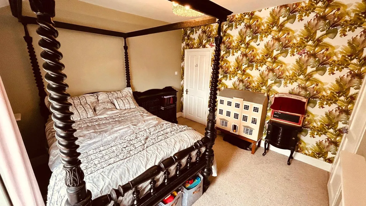 Lower Farnham Road, Aldershot, GU12, photo 10