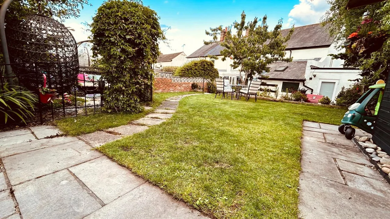 Lower Farnham Road, Aldershot, GU12, photo 33