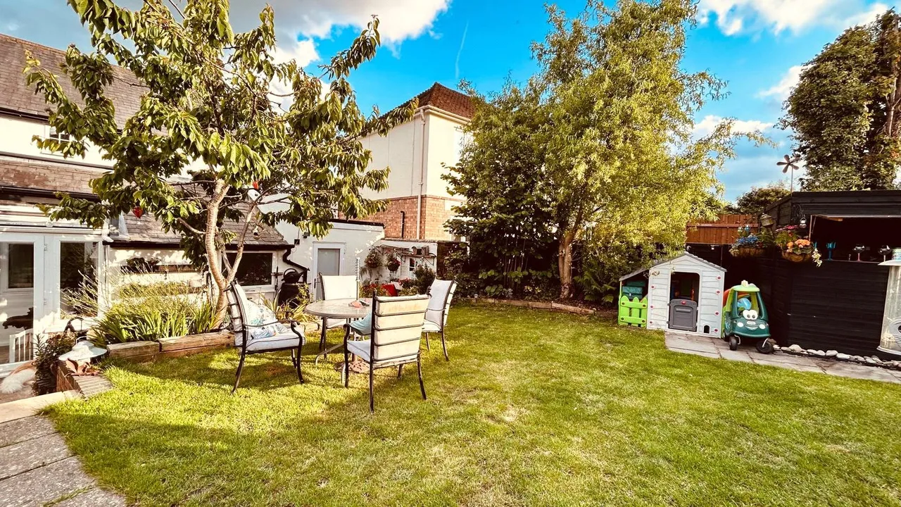Lower Farnham Road, Aldershot, GU12, photo 26