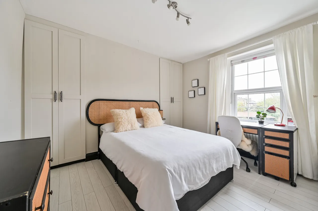 242 Lower Road, London, photo 11