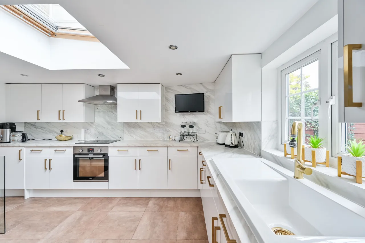 242 Lower Road, London, photo 4