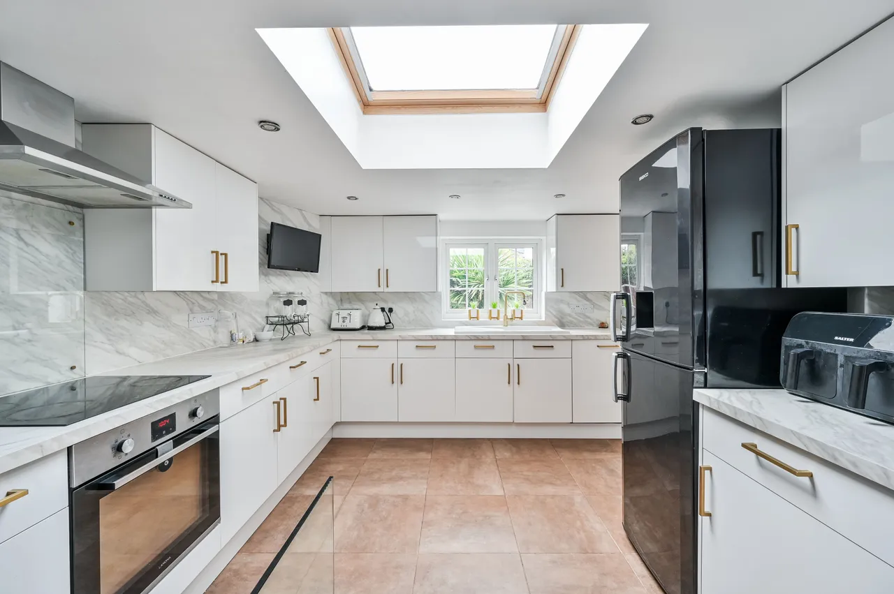 242 Lower Road, London, photo 3