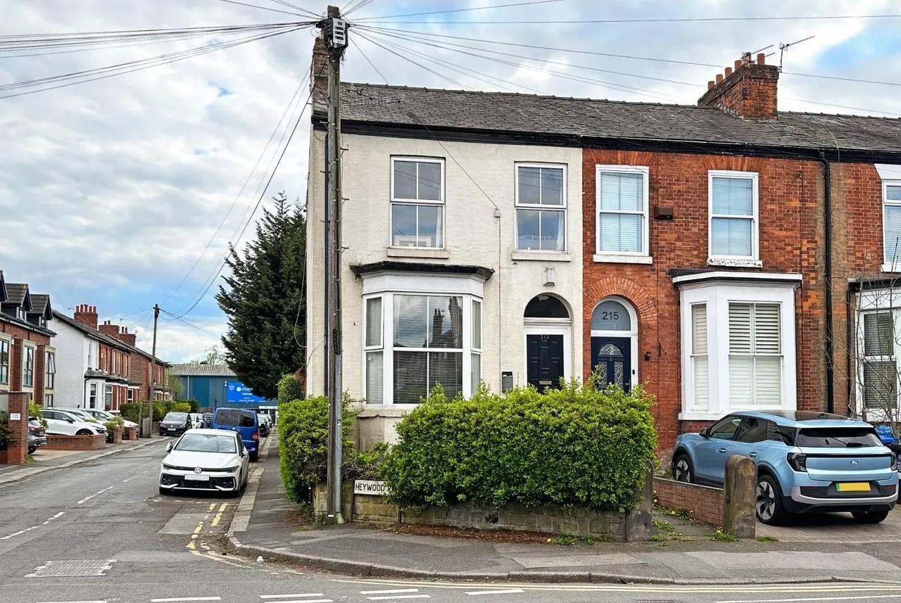 2 bed house for sale — Marsland Road, Sale M33 3NR