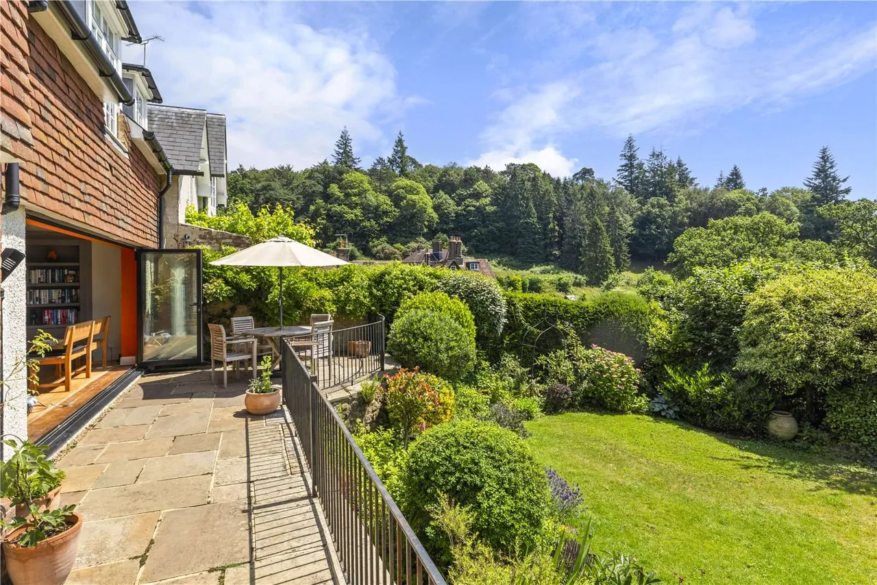 Coldharbour, RH5, photo 25
