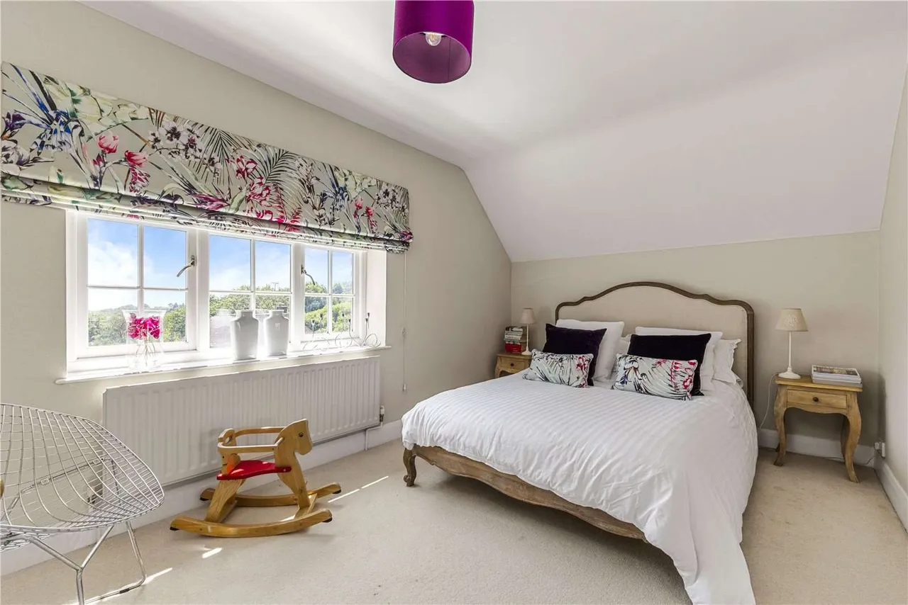 Coldharbour, RH5, photo 17