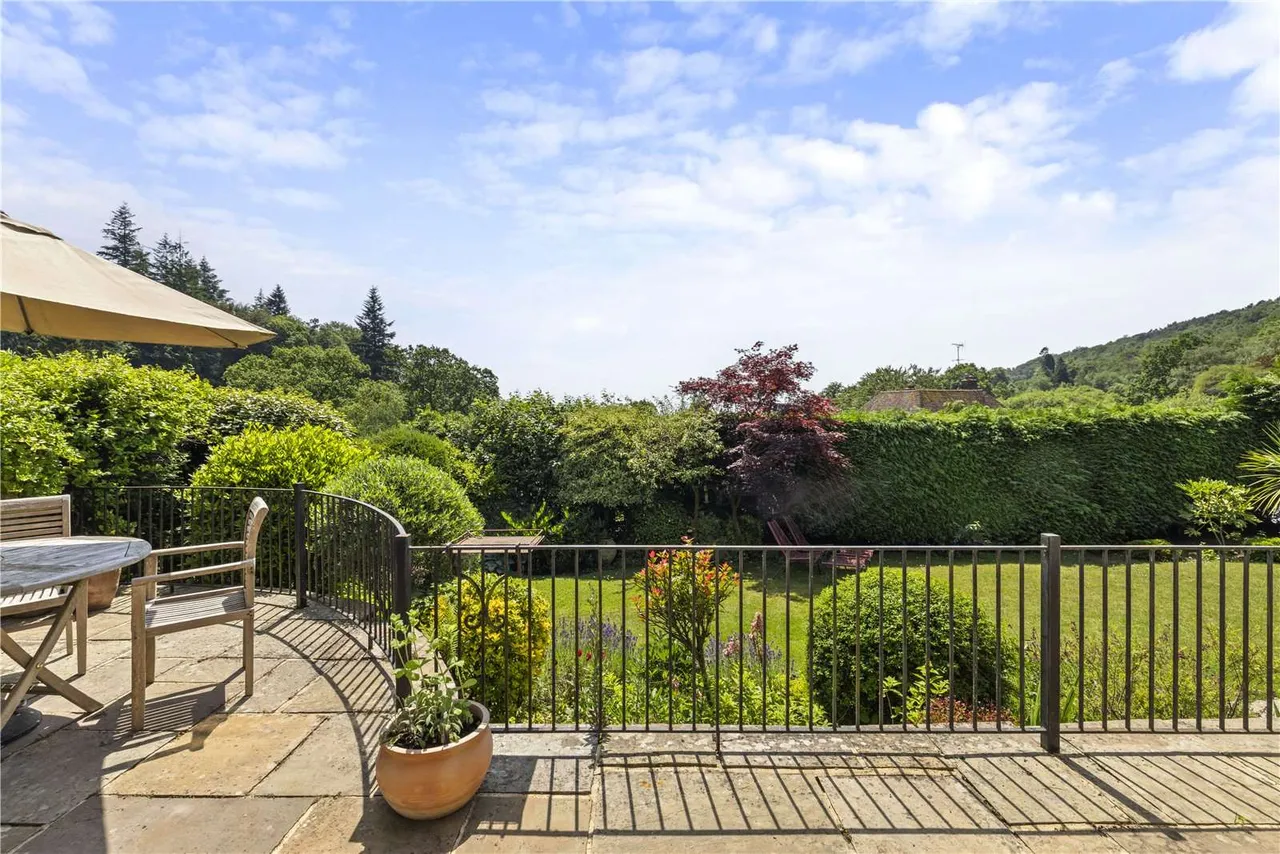 Coldharbour, RH5, photo 26