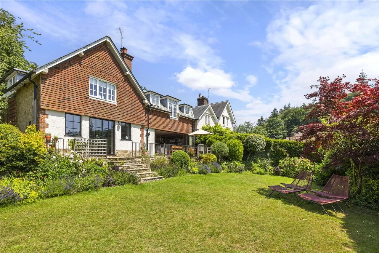 Coldharbour, RH5, photo 24