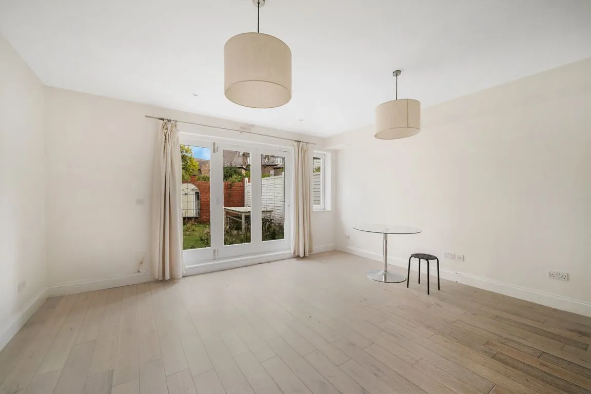 Brougham Road, W3, photo 3