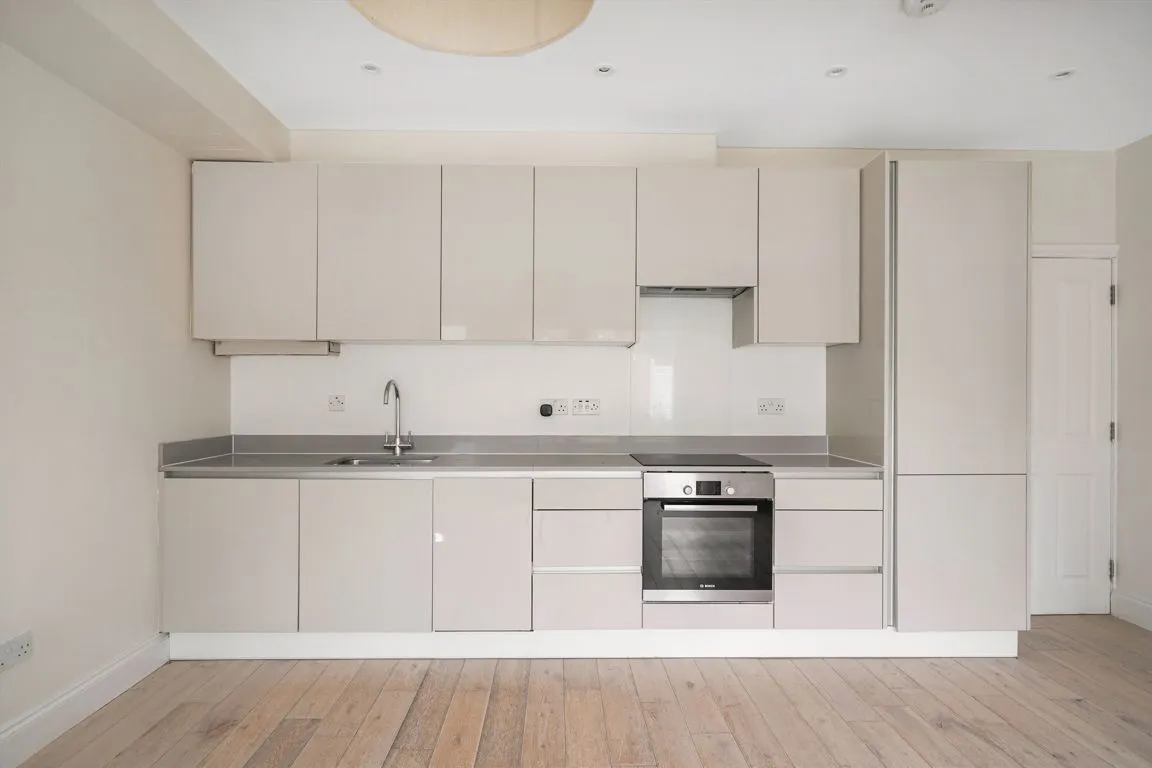 Brougham Road, W3, photo 4