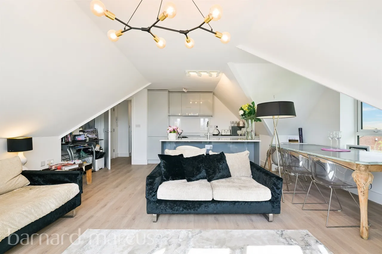 2 bed flat for sale — Ruxley Lane, Epsom