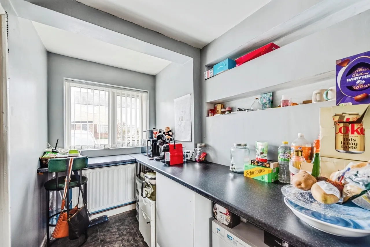 Bridport Road, Swindon, Wiltshire, SN3, photo 8