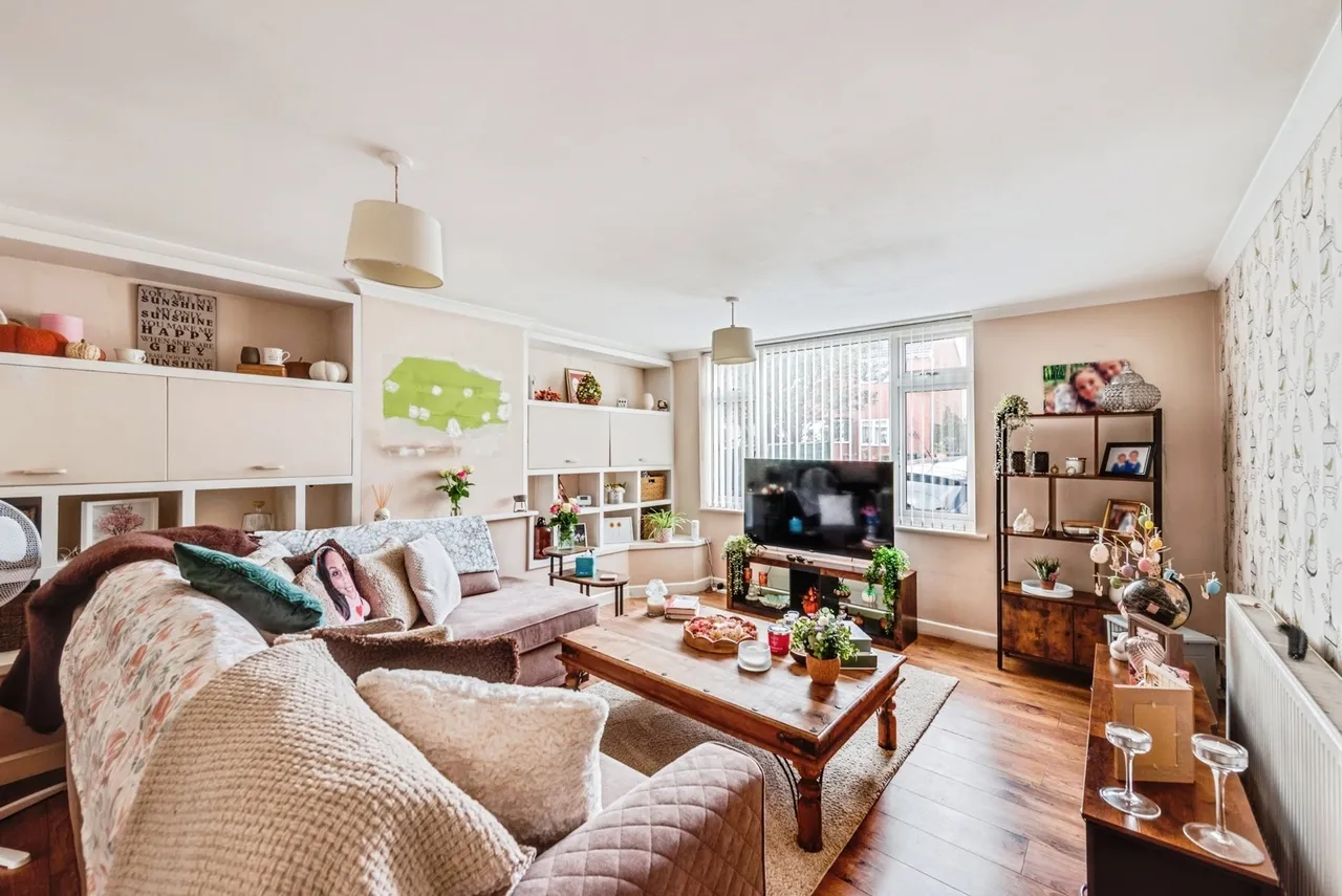 Bridport Road, Swindon, Wiltshire, SN3, photo 3