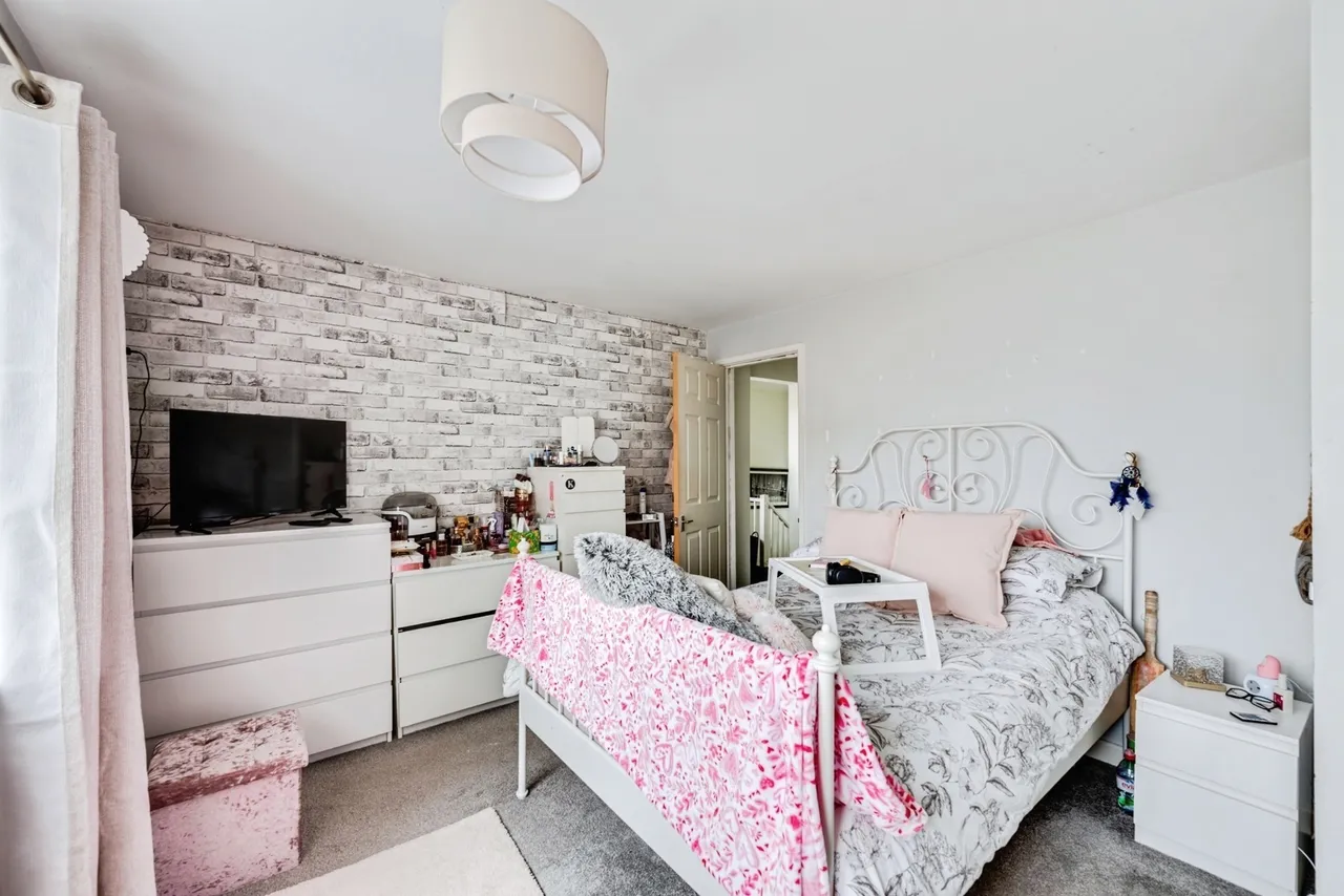 Bridport Road, Swindon, Wiltshire, SN3, photo 11