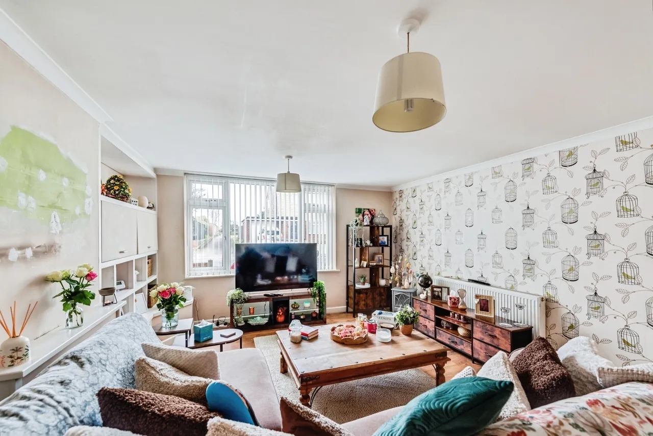 Bridport Road, Swindon, Wiltshire, SN3, photo 4