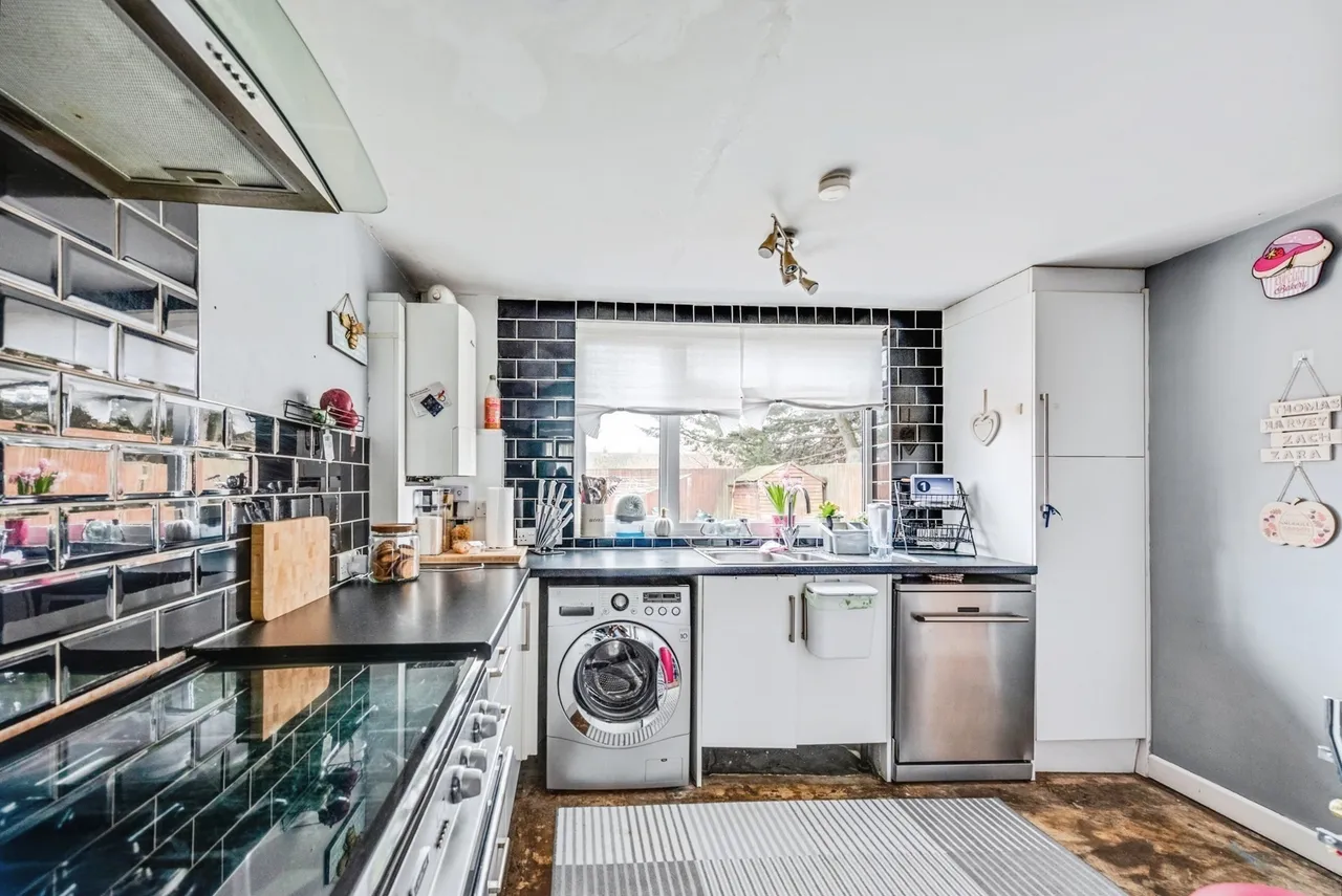 Bridport Road, Swindon, Wiltshire, SN3, photo 7