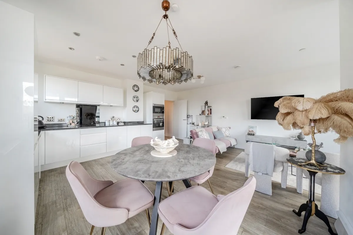 Lakeside Drive, London, NW10, photo 7