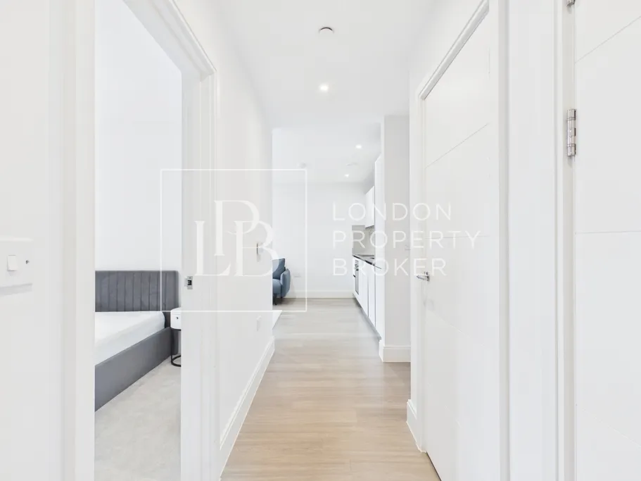Memorial Avenue, Slough, SL1, photo 8