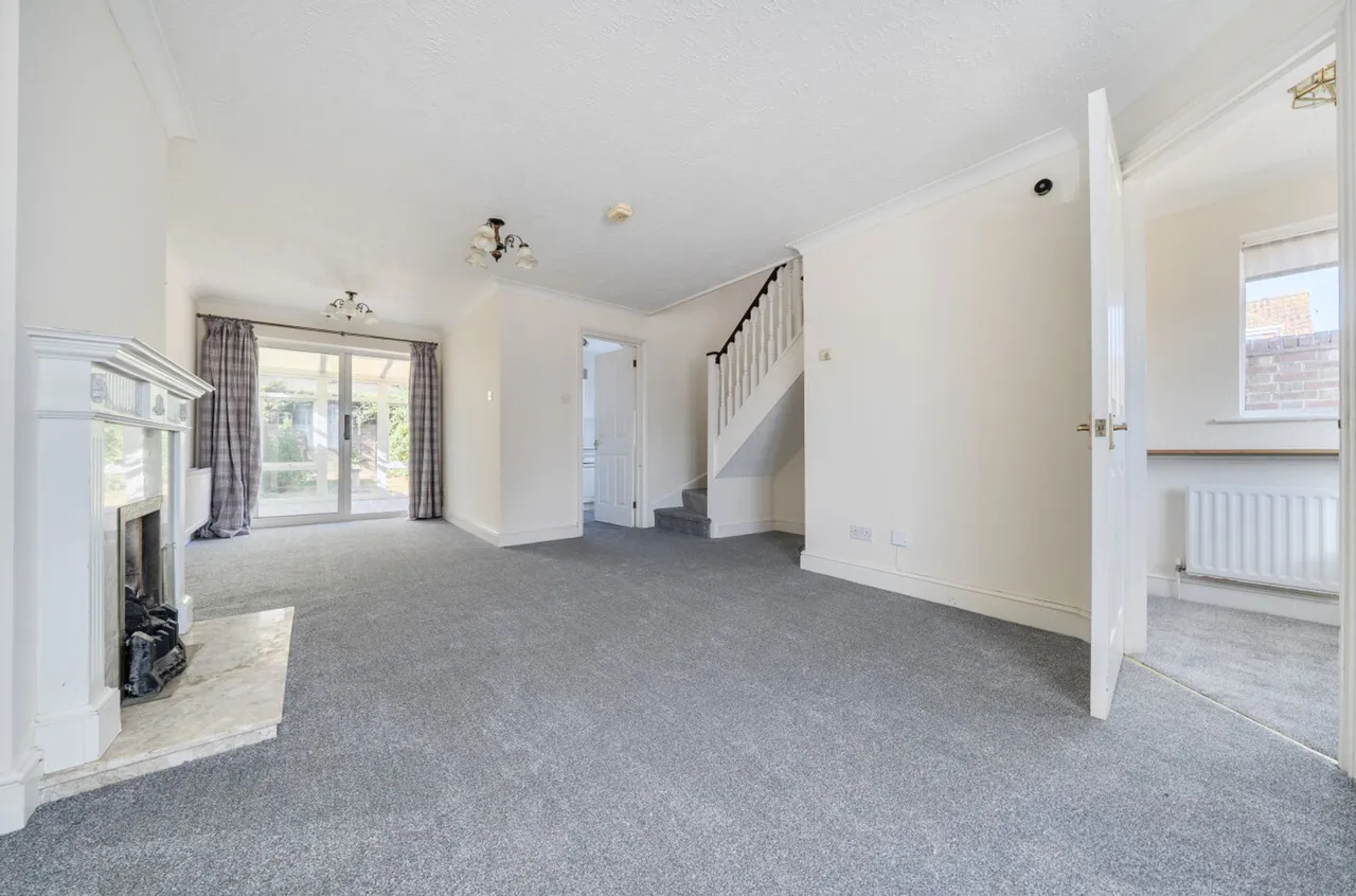 Wolsey Close, Nyetimber, PO21, photo 2