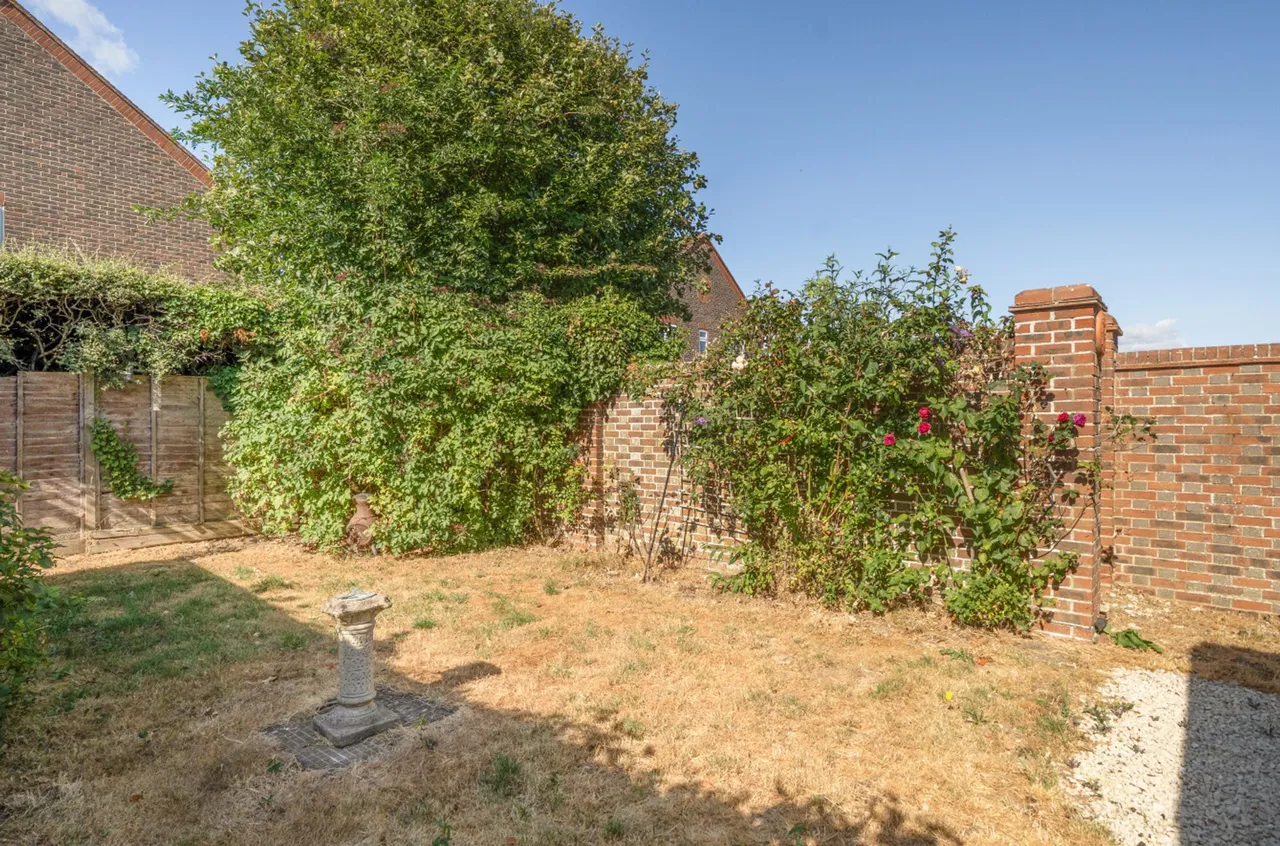 Wolsey Close, Nyetimber, PO21, photo 17