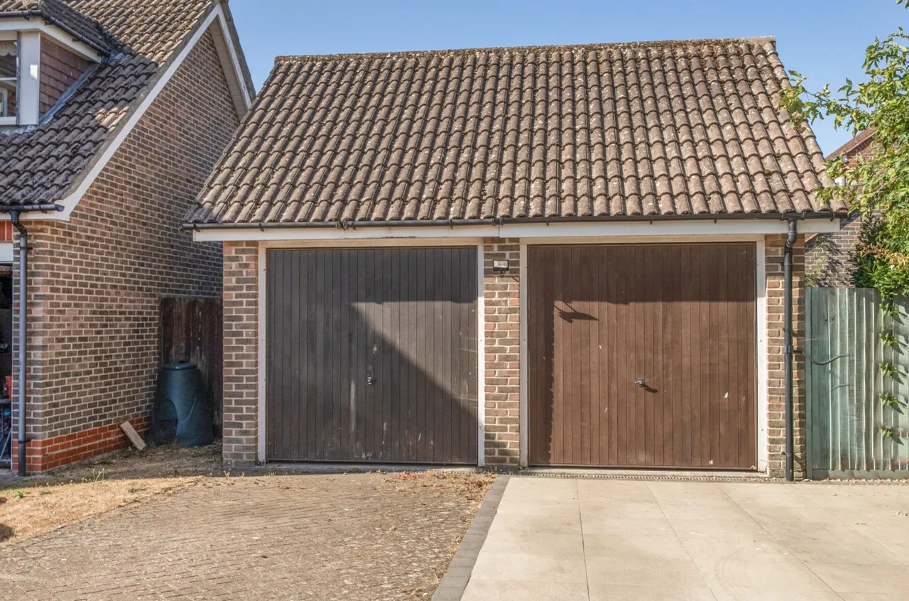 Wolsey Close, Nyetimber, PO21, photo 18