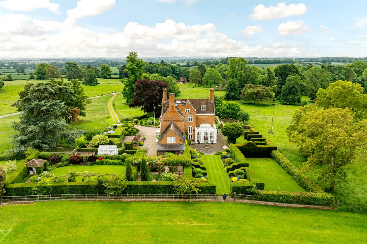 Tile House Road, Lillingstone Dayrell, MK18, photo 2