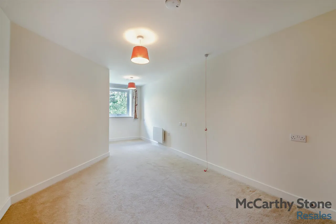 Lowry Way, Swindon, SN3, photo 6