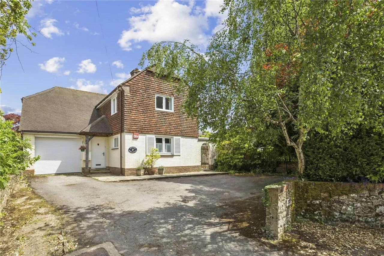 Petersfield Road, Midhurst, GU29, photo 8