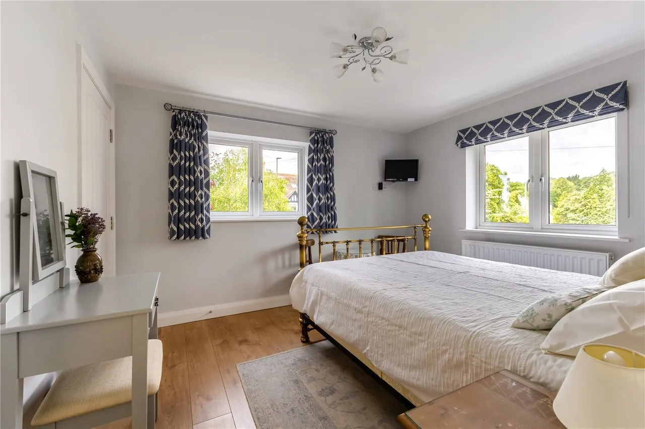 Petersfield Road, Midhurst, GU29, photo 6