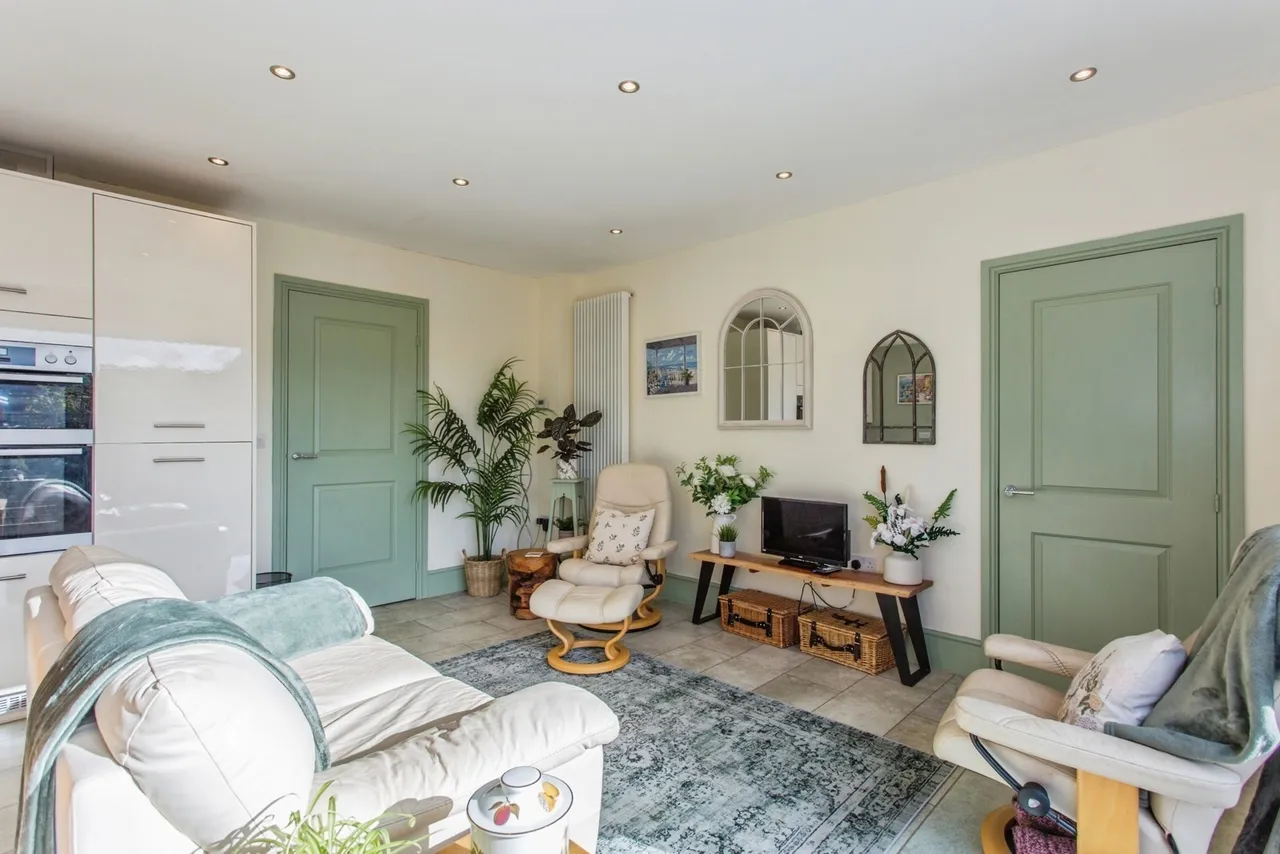 Thetford Drive, Leyland, PR25, photo 9
