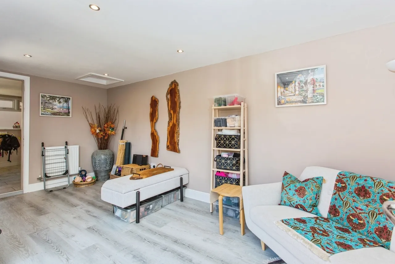 Thetford Drive, Leyland, PR25, photo 14