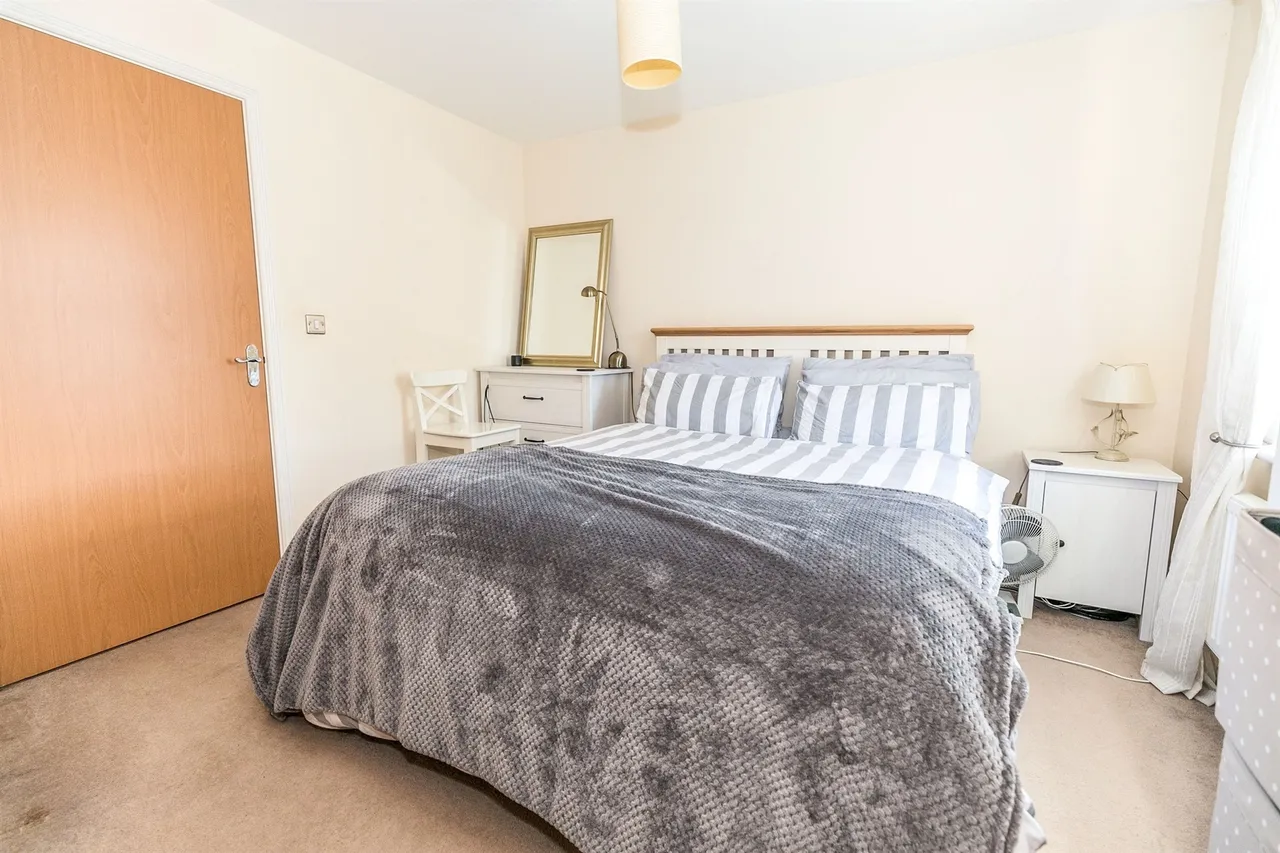 Bath Road, WR5, photo 6