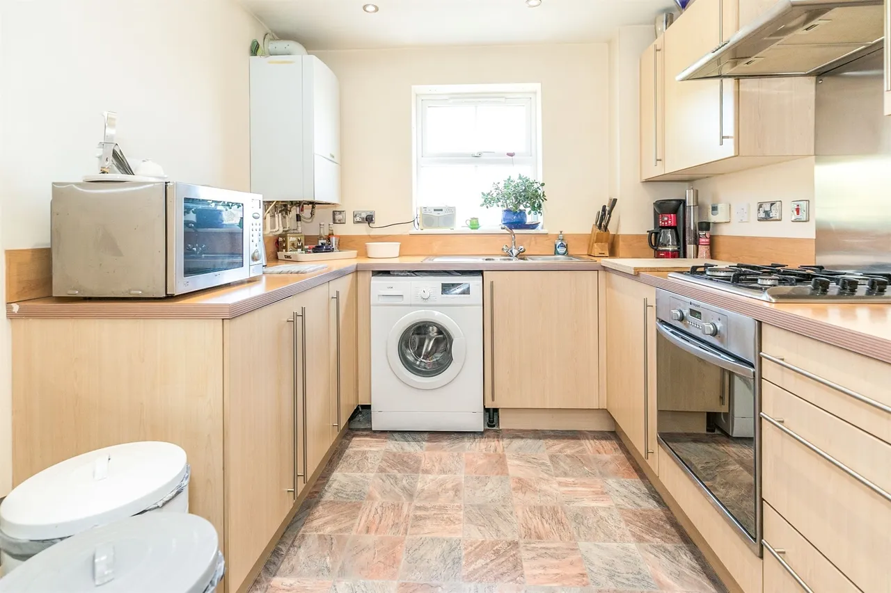 Bath Road, WR5, photo 5