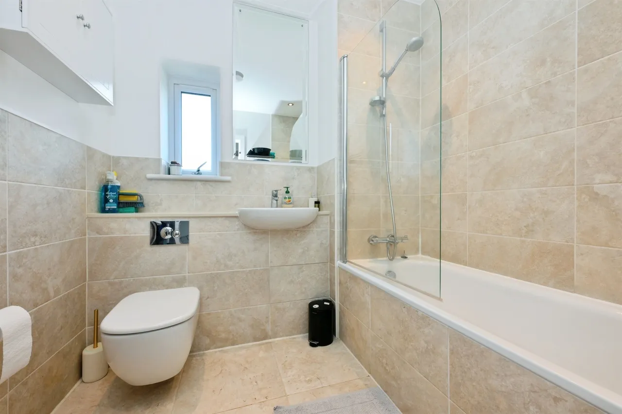Cowper Close, Ware, SG12, photo 11
