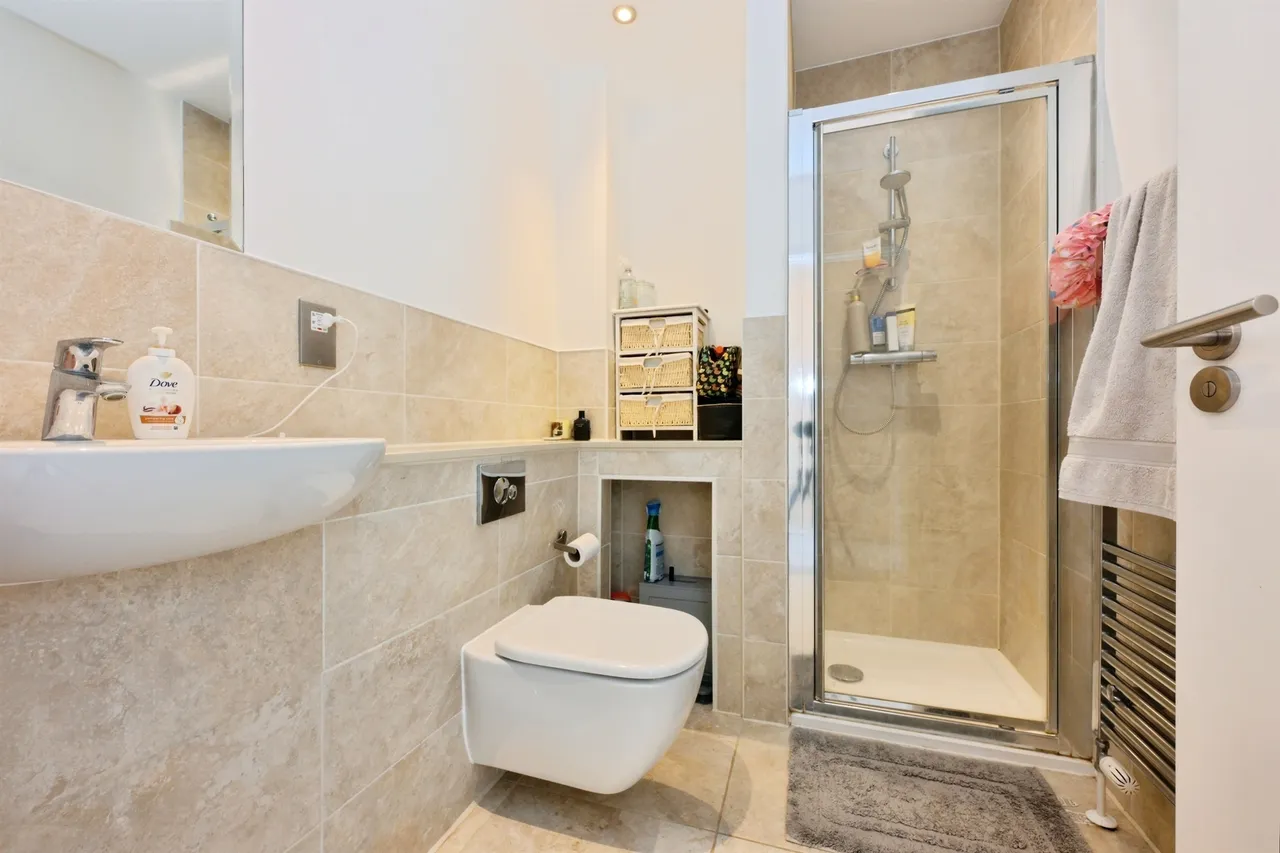 Cowper Close, Ware, SG12, photo 17