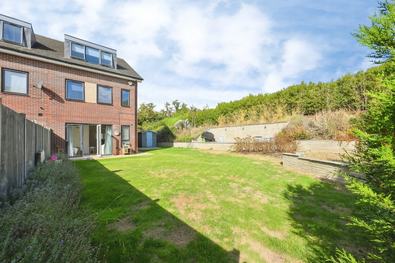 Cowper Close, Ware, SG12, photo 19