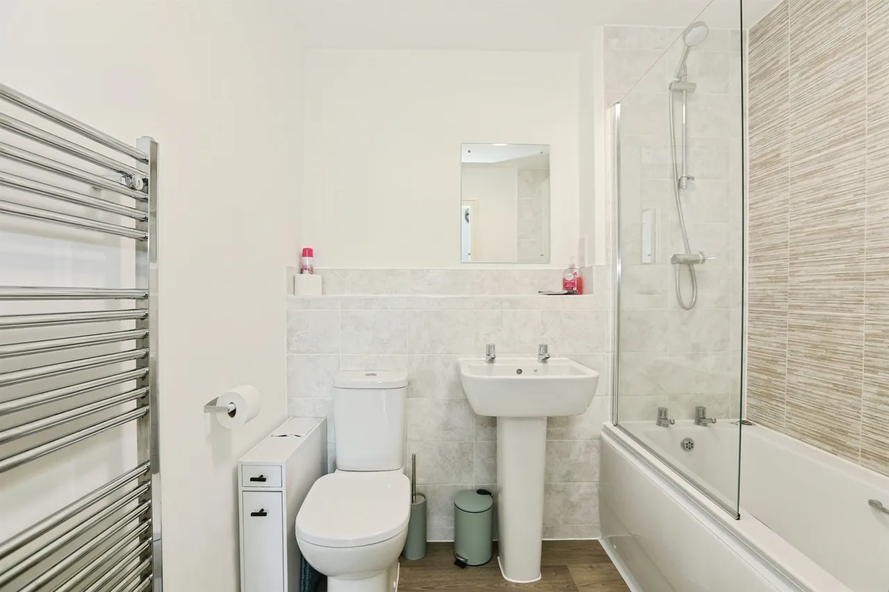 Icarus Avenue, Burgess Hill, RH15, photo 12