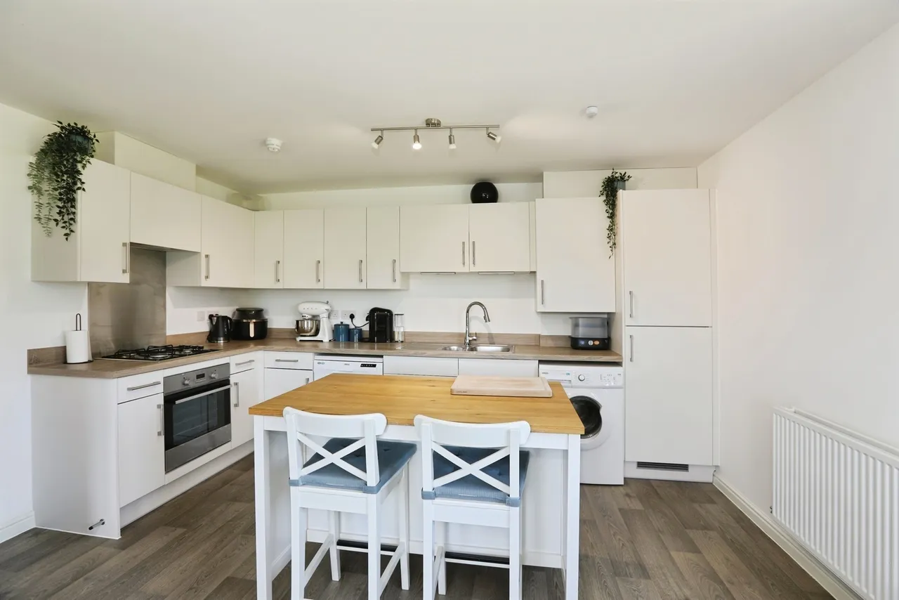 Icarus Avenue, Burgess Hill, RH15, photo 6
