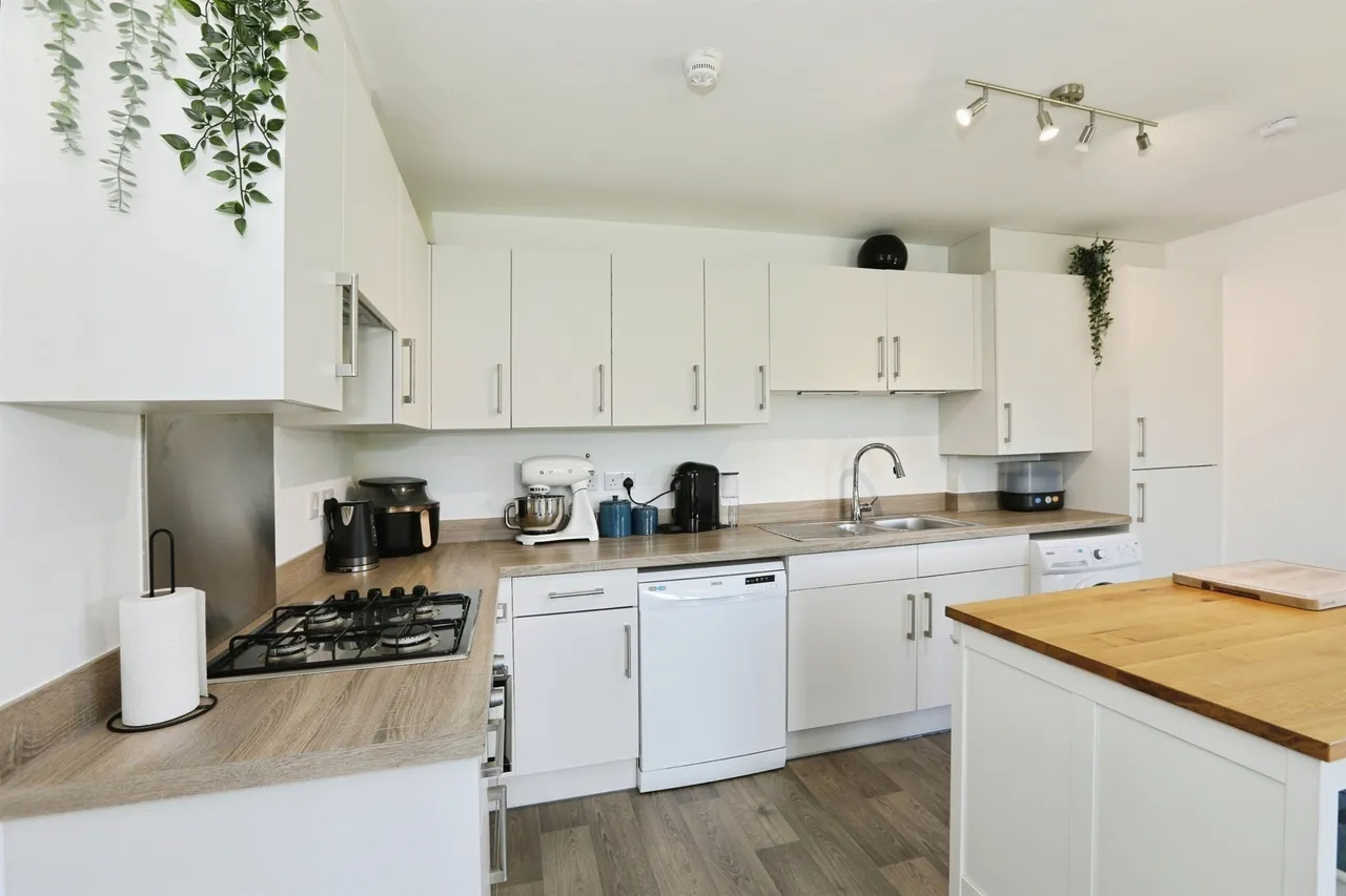 Icarus Avenue, Burgess Hill, RH15, photo 5