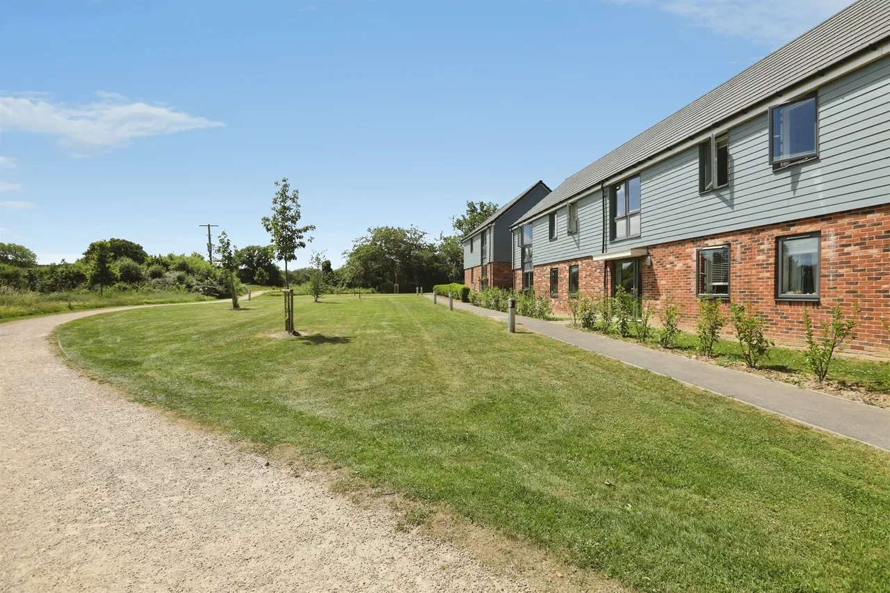 Icarus Avenue, Burgess Hill, RH15, photo 15