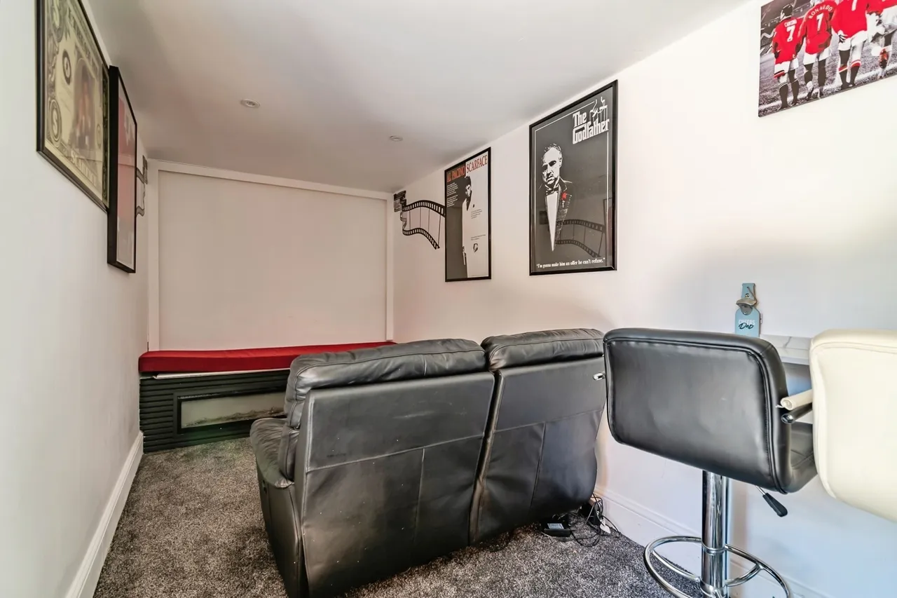 Newgate Close, Carlton, Nottingham, Nottinghamshire, NG4, photo 23