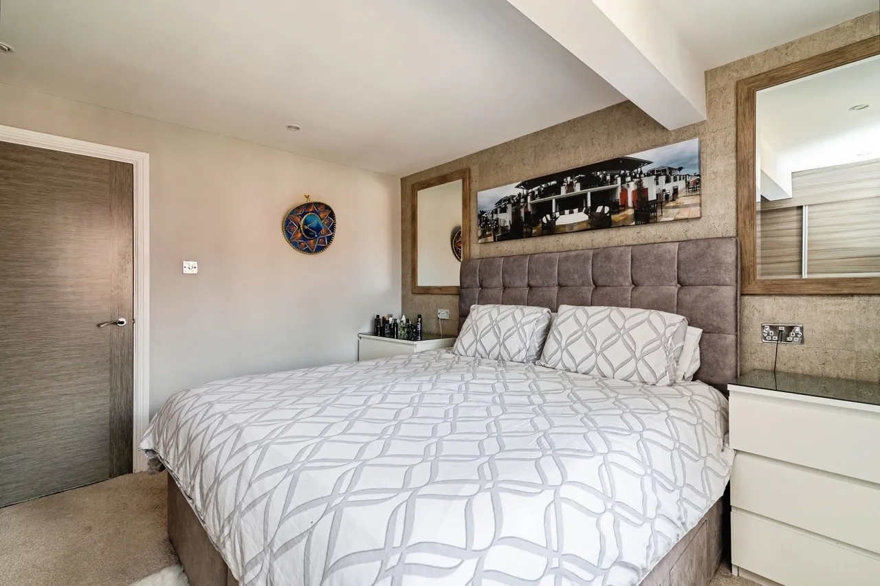 Newgate Close, Carlton, Nottingham, Nottinghamshire, NG4, photo 10